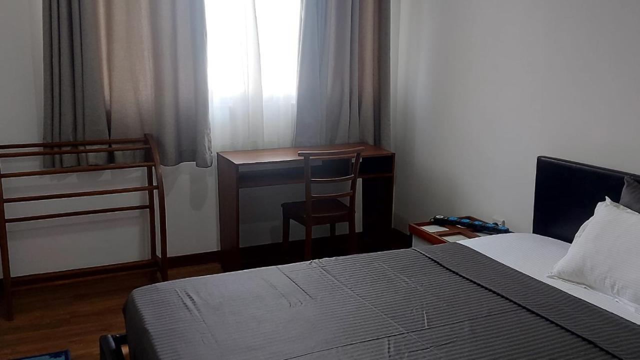 Jays Guest - Rajagiriya Colombo Hotell Exteriör bild