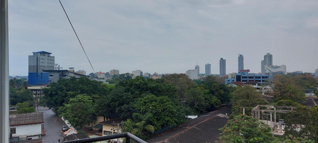 Jays Guest - Rajagiriya Colombo Hotell Exteriör bild