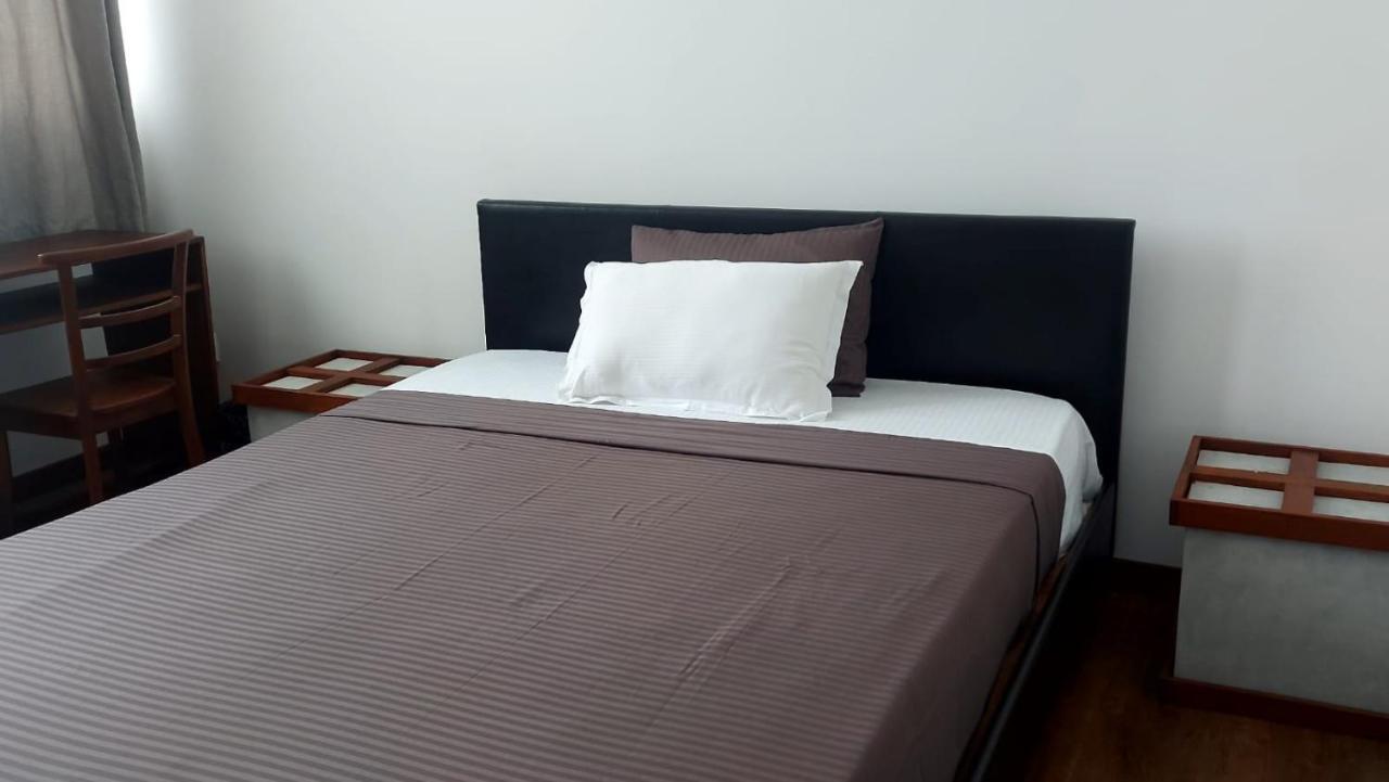 Jays Guest - Rajagiriya Colombo Hotell Exteriör bild