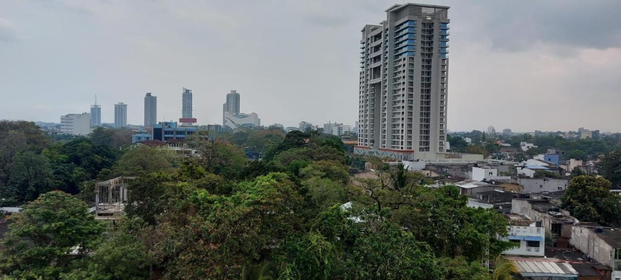 Jays Guest - Rajagiriya Colombo Hotell Exteriör bild