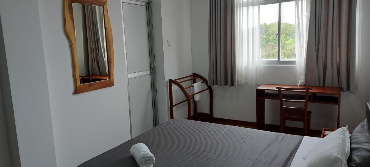 Jays Guest - Rajagiriya Colombo Hotell Exteriör bild